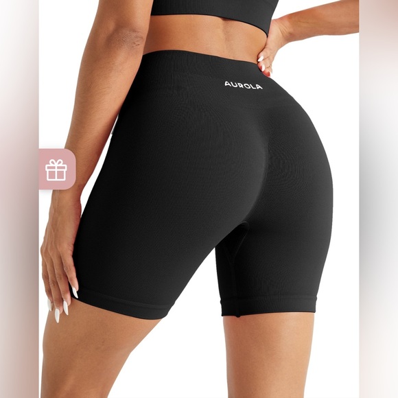 Aurola Pants - AUROLA Scrunch Power Shorts - Seamless and. non see through